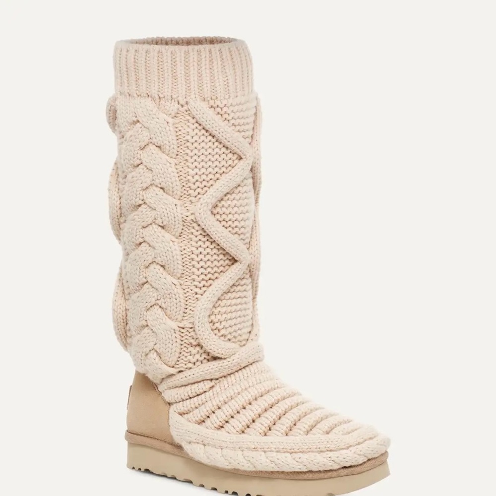 B/N Ugg cream classic chunky knit boots